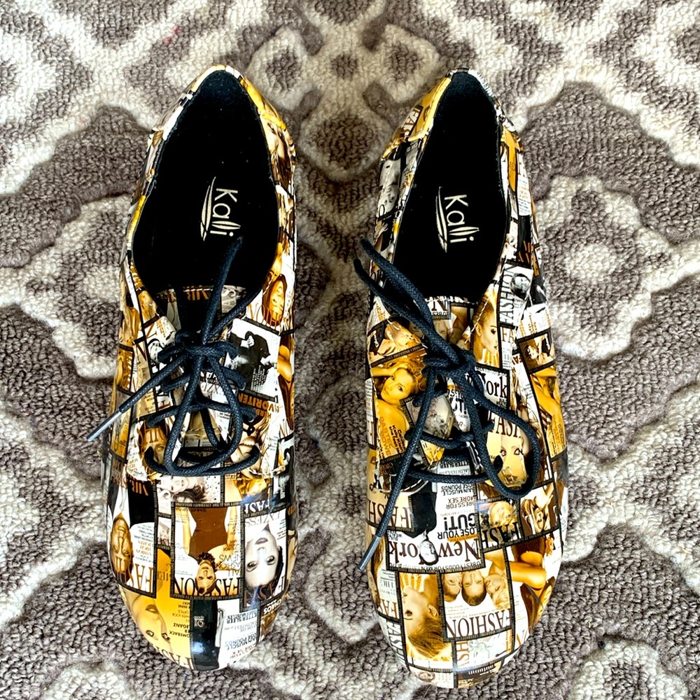 Kalli Women’s Pop Art Graphic Fashion Magazine Lace Up Women’s Sneakers